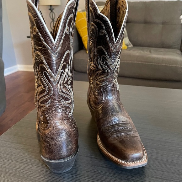 Ariat western boot excellent condition worn 2-3 times - Picture 5 of 6